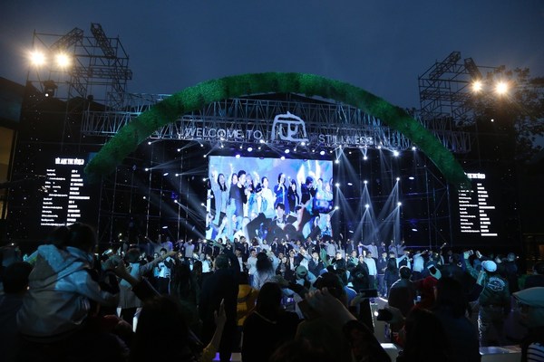 Unable to view the image, Please provide a valid URL.