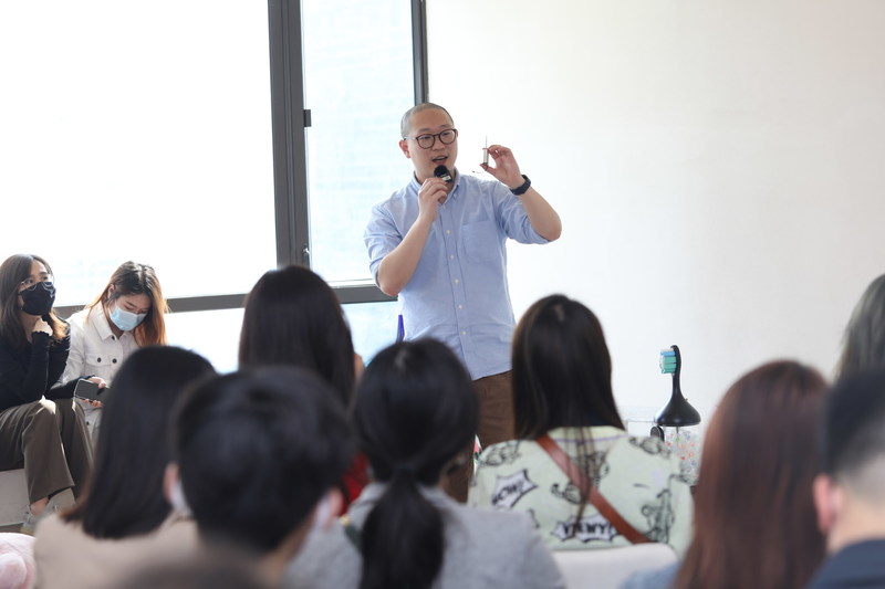 Unable to view the image, Please provide a valid URL.