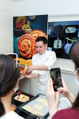 Unable to view the image, Please provide a valid URL.