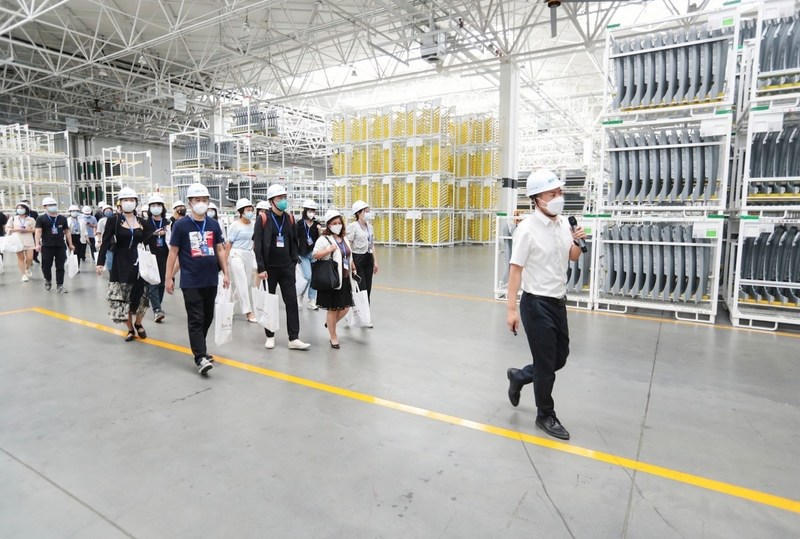 Unable to view the image, Please provide a valid URL.