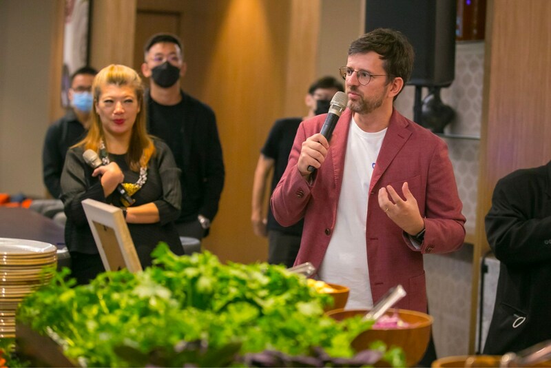 Unable to view the image, Please provide a valid URL.