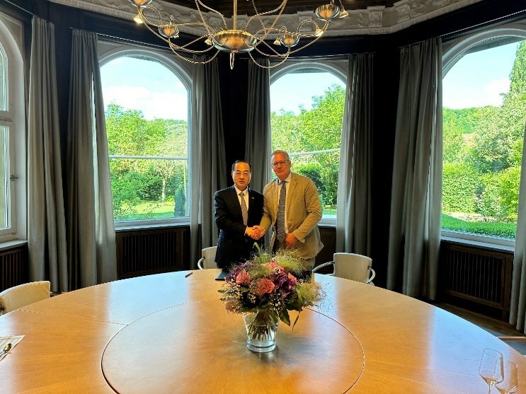 Unable to view the image, Please provide a valid URL.