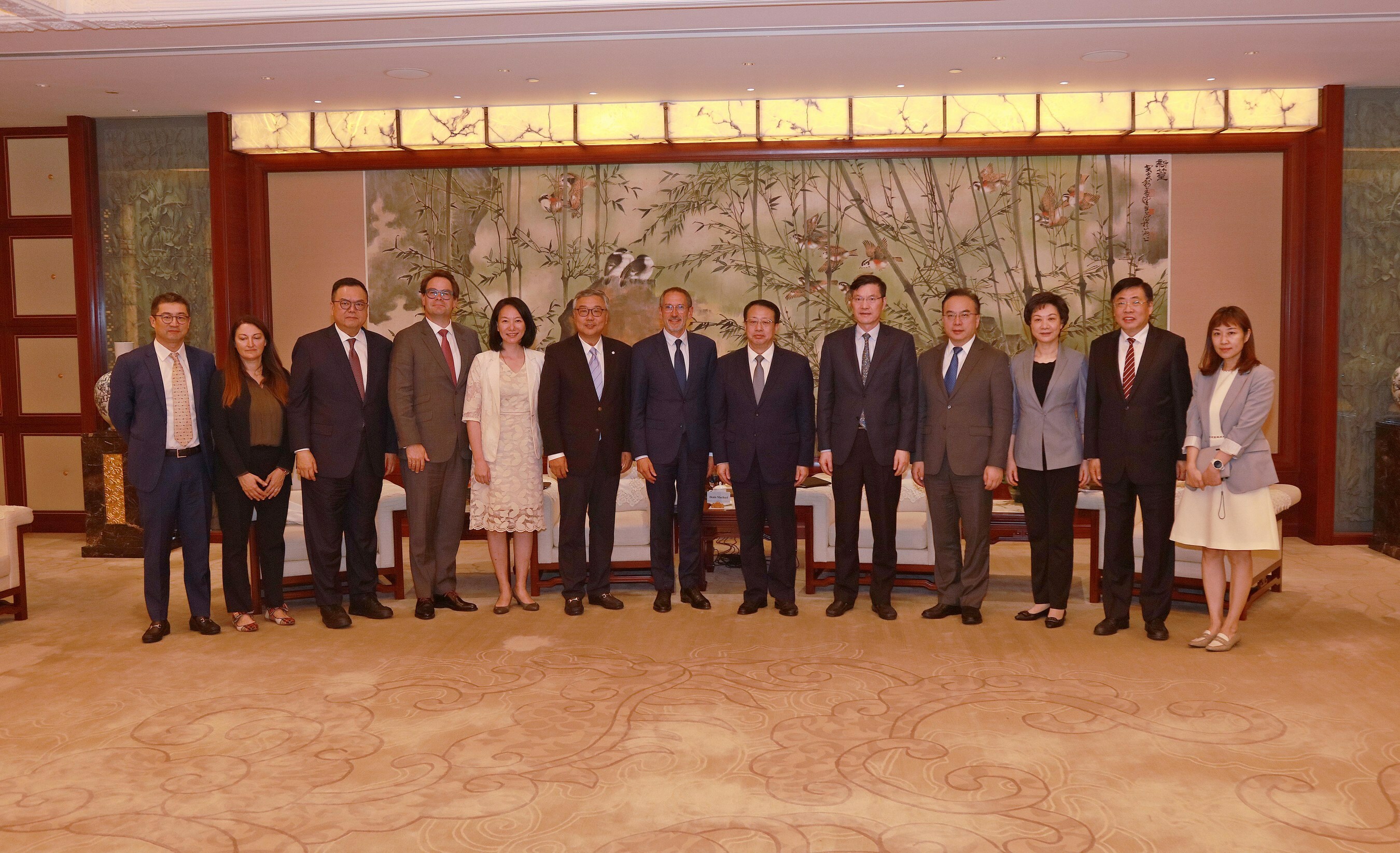 Unable to view the image, Please provide a valid URL.