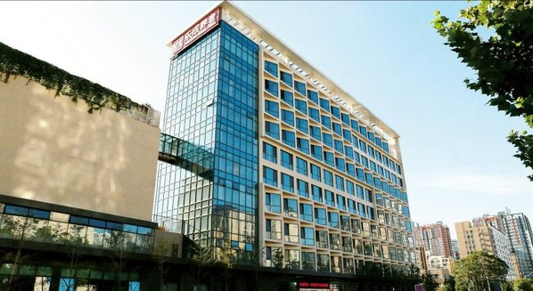 Unable to view the image, Please provide a valid URL.