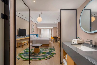 Unable to view the image, Please provide a valid URL.