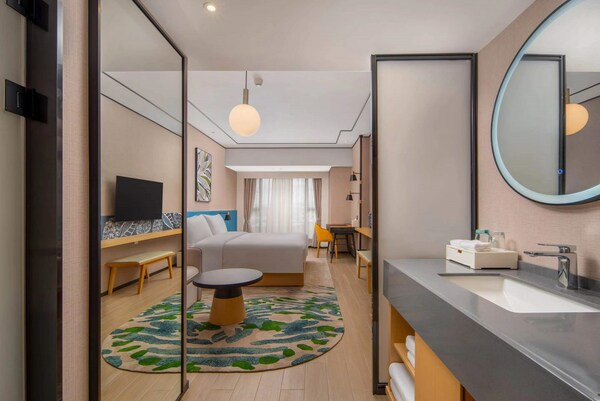 Unable to view the image, Please provide a valid URL.