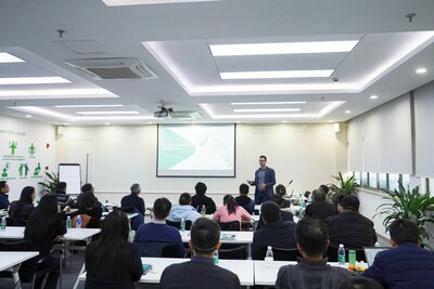 Unable to view the image, Please provide a valid URL.