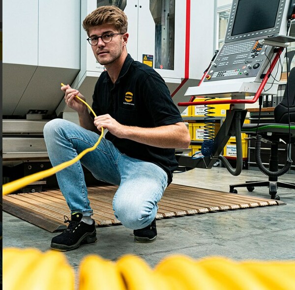 Unable to view the image, Please provide a valid URL.