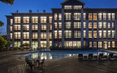 Unable to view the image, Please provide a valid URL.