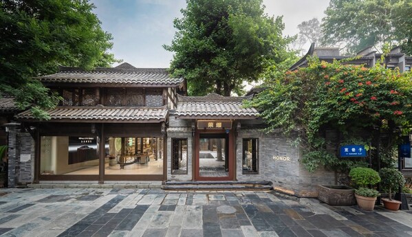 Unable to view the image, Please provide a valid URL.