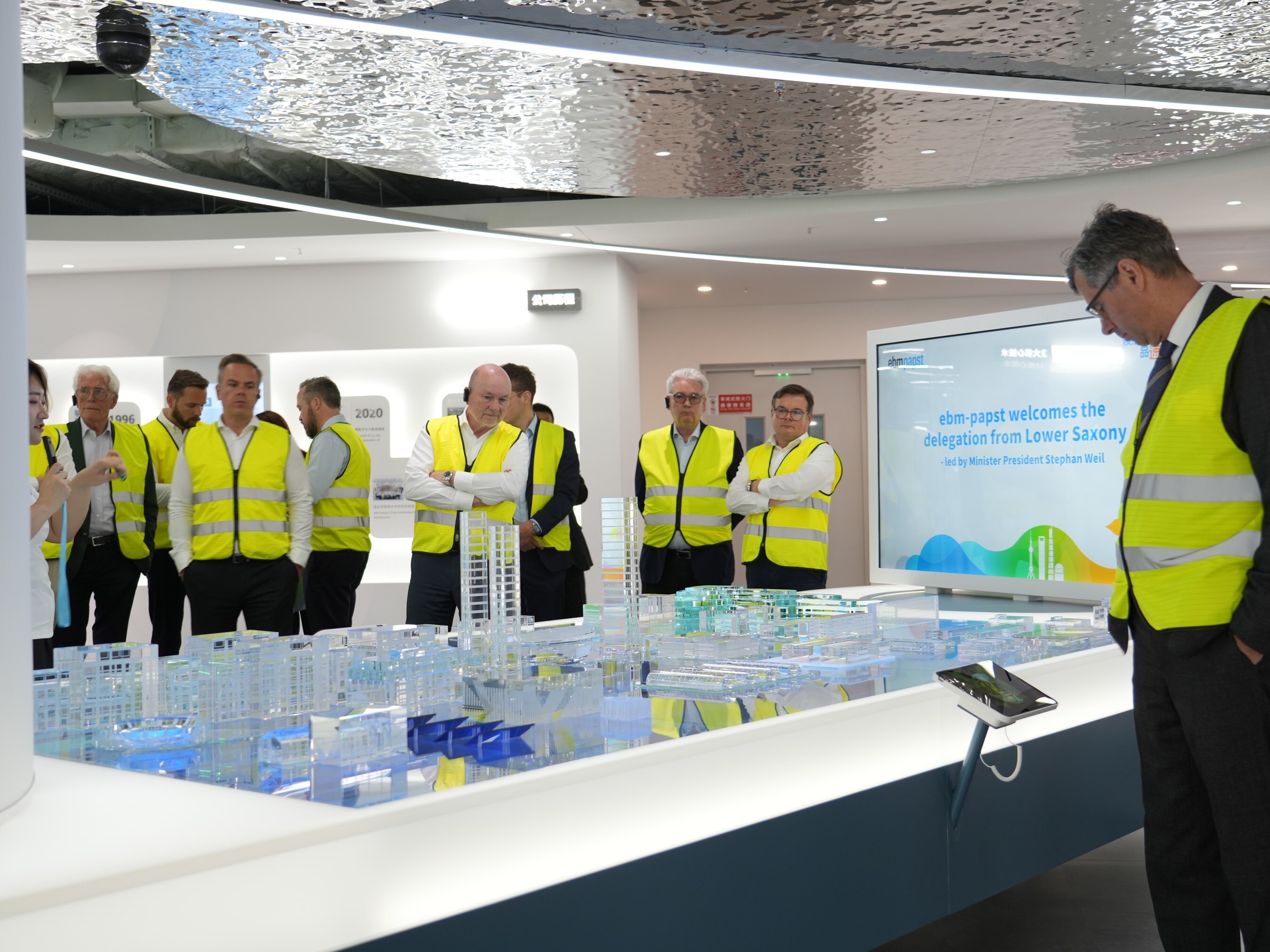 Unable to view the image, Please provide a valid URL.