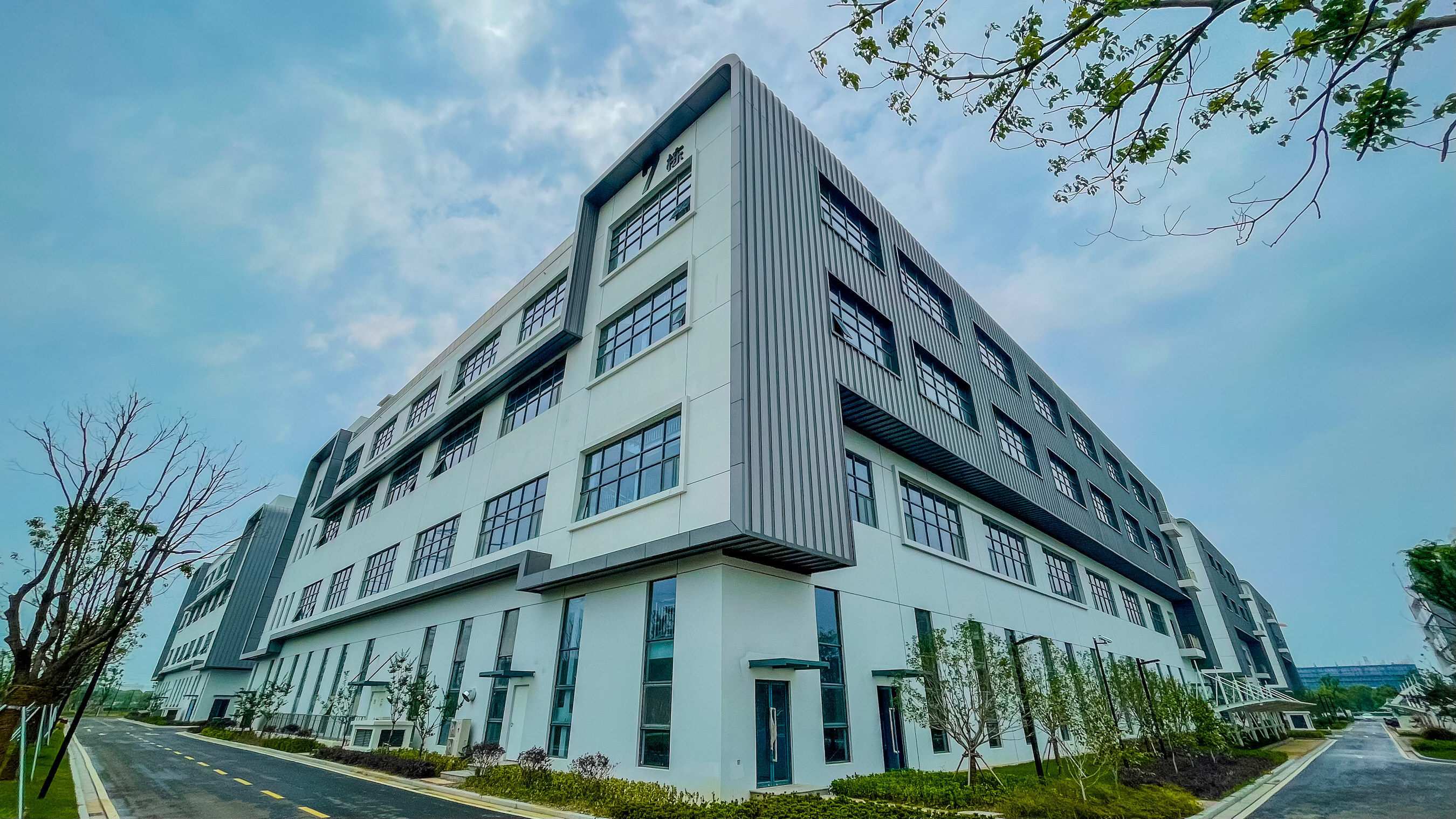 Unable to view the image, Please provide a valid URL.