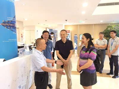 Unable to view the image, Please provide a valid URL.