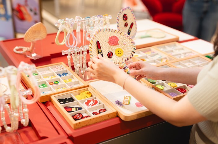 Unable to view the image, Please provide a valid URL.