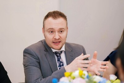 Unable to view the image, Please provide a valid URL.