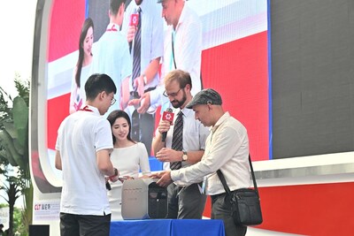 Unable to view the image, Please provide a valid URL.