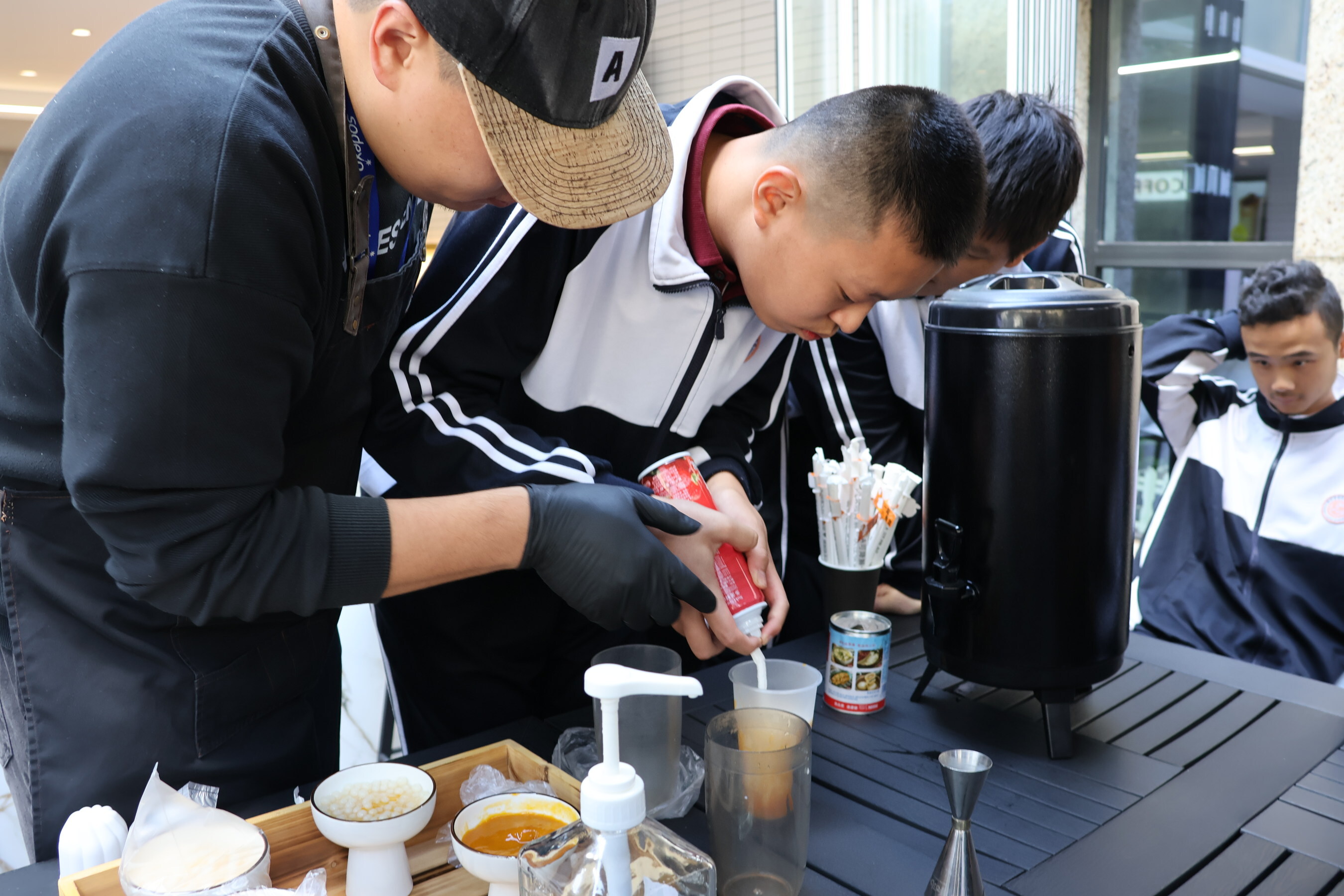 Unable to view the image, Please provide a valid URL.