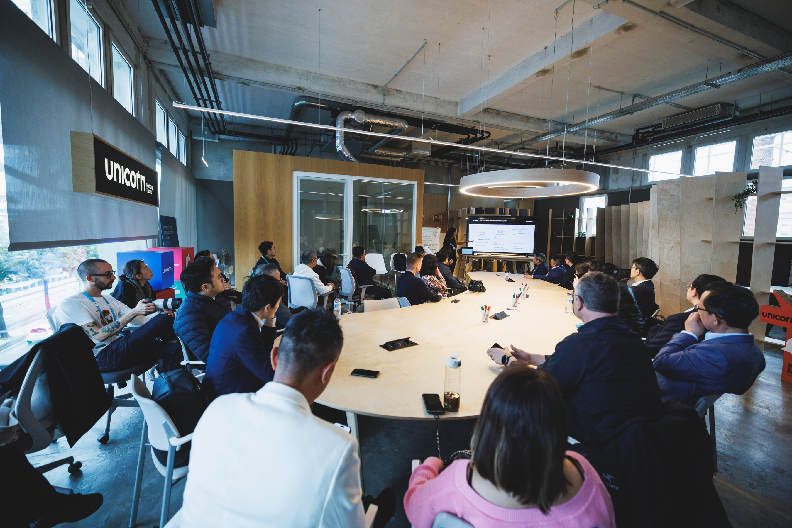 Unable to view the image, Please provide a valid URL.