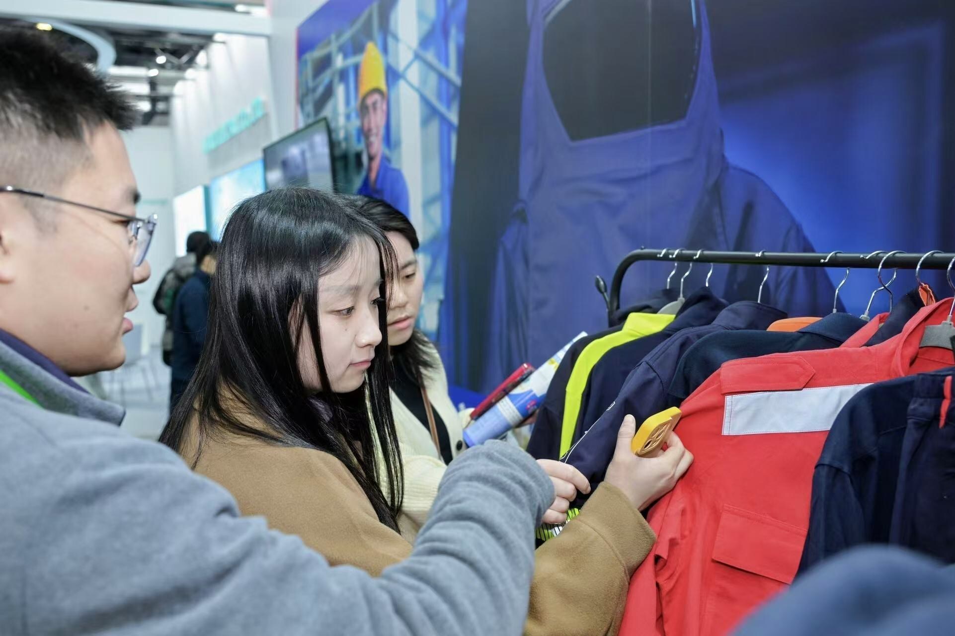 Unable to view the image, Please provide a valid URL.