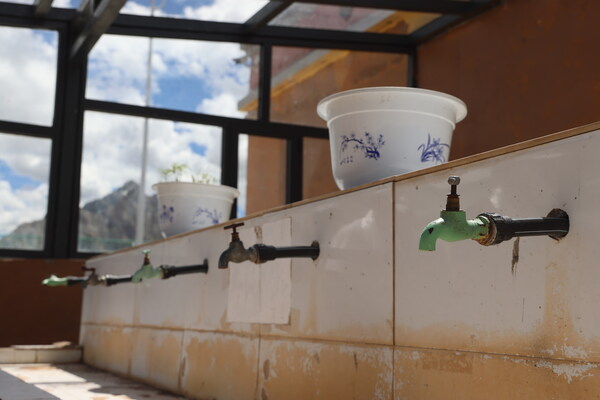 Unable to view the image, Please provide a valid URL.