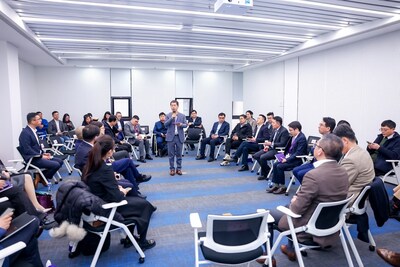 Unable to view the image, Please provide a valid URL.