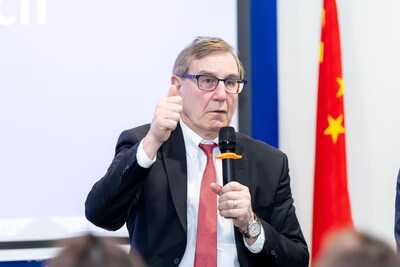 Unable to view the image, Please provide a valid URL.