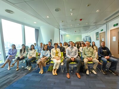 Unable to view the image, Please provide a valid URL.