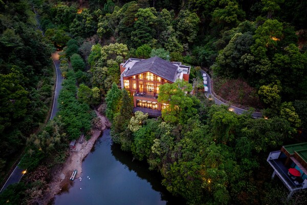 Unable to view the image, Please provide a valid URL.