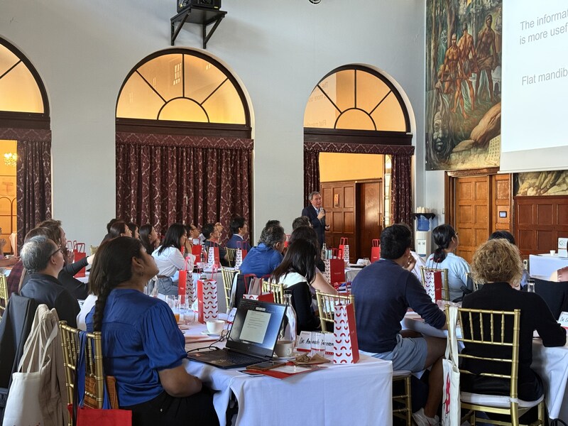 Unable to view the image, Please provide a valid URL.