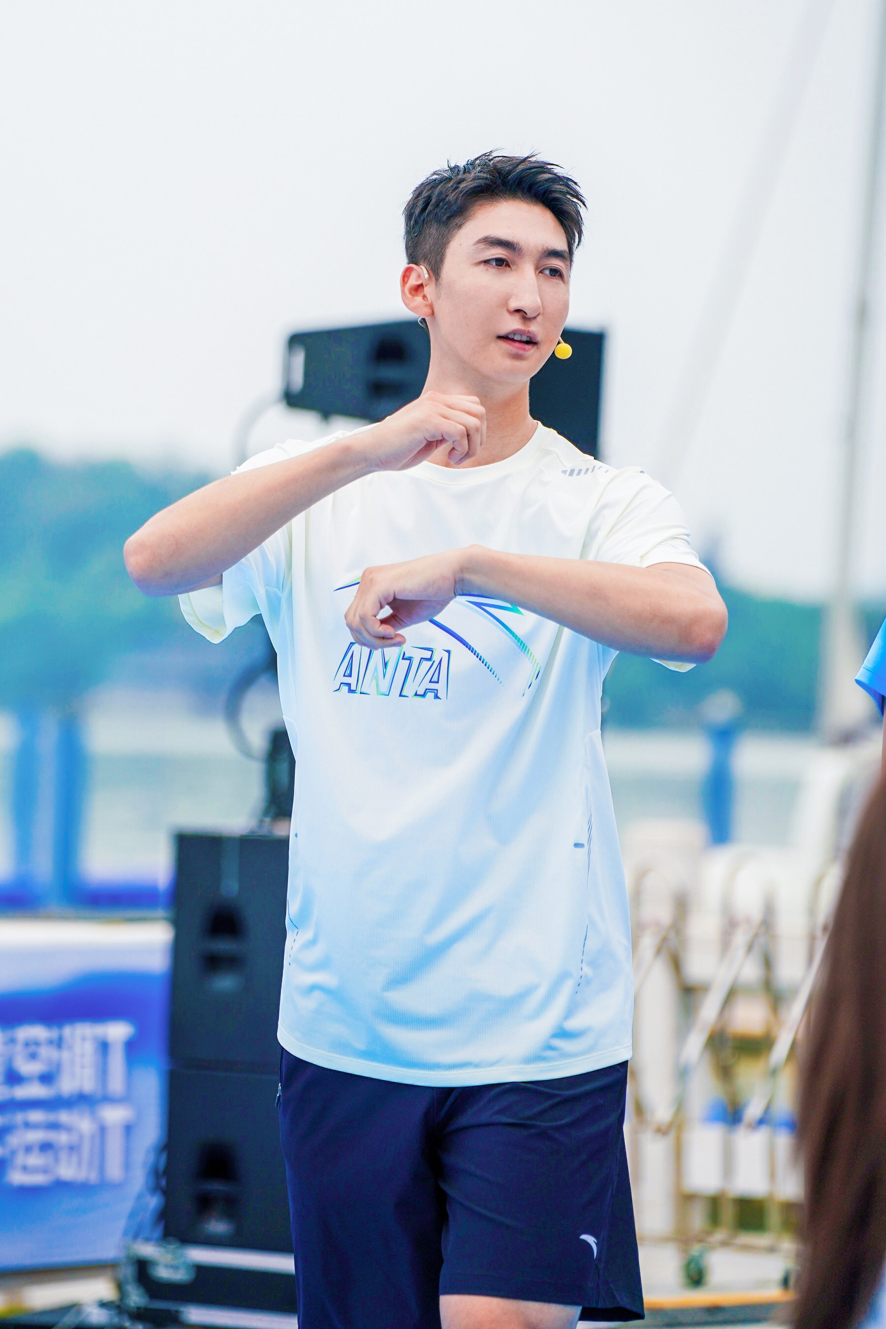 Unable to view the image, Please provide a valid URL.