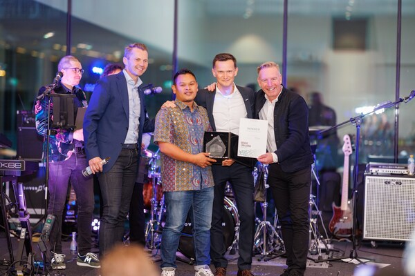 Unable to view the image, Please provide a valid URL.