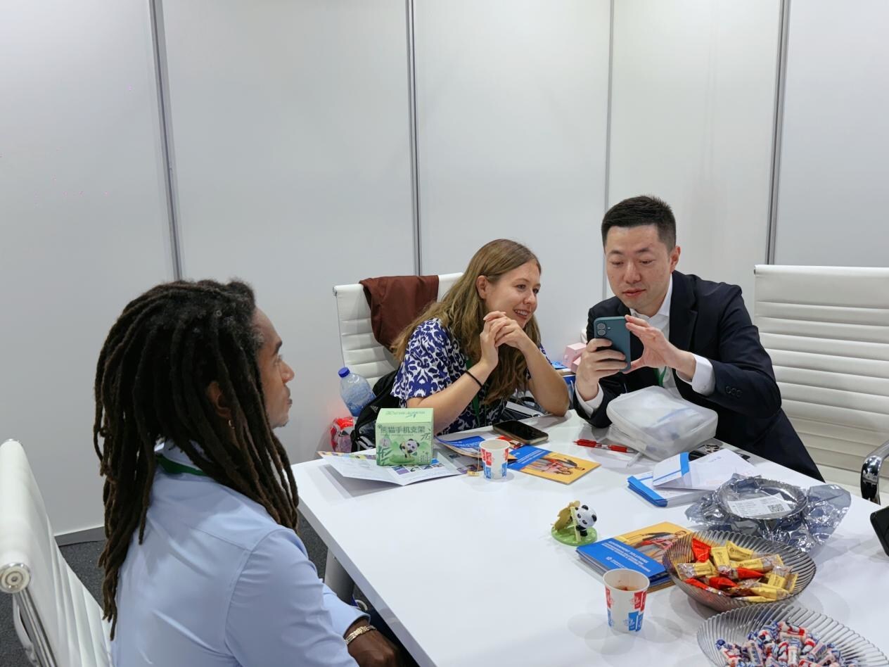 Unable to view the image, Please provide a valid URL.