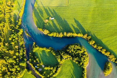 Unable to view the image, Please provide a valid URL.