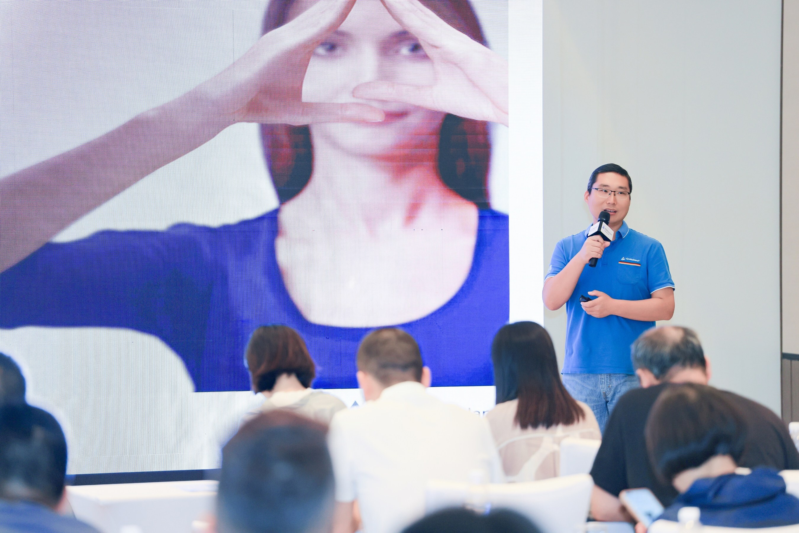 Unable to view the image, Please provide a valid URL.