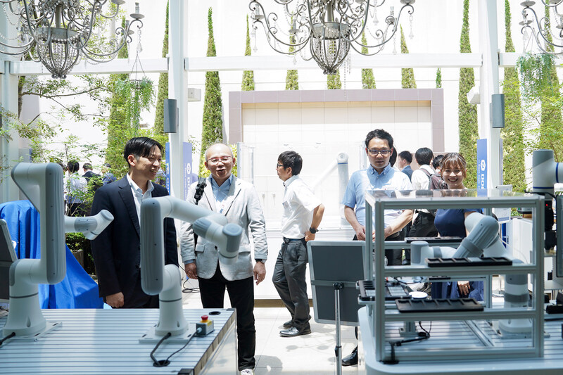 Unable to view the image, Please provide a valid URL.