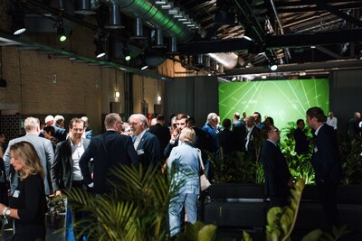 Unable to view the image, Please provide a valid URL.