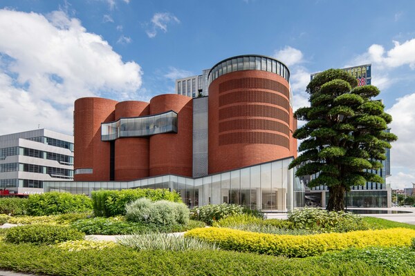 Unable to view the image, Please provide a valid URL.