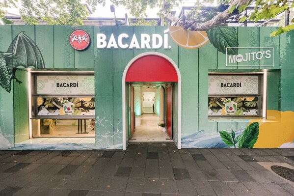 Unable to view the image, Please provide a valid URL.