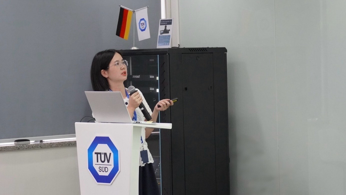 Unable to view the image, Please provide a valid URL.