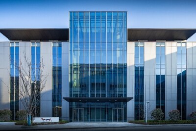 Unable to view the image, Please provide a valid URL.