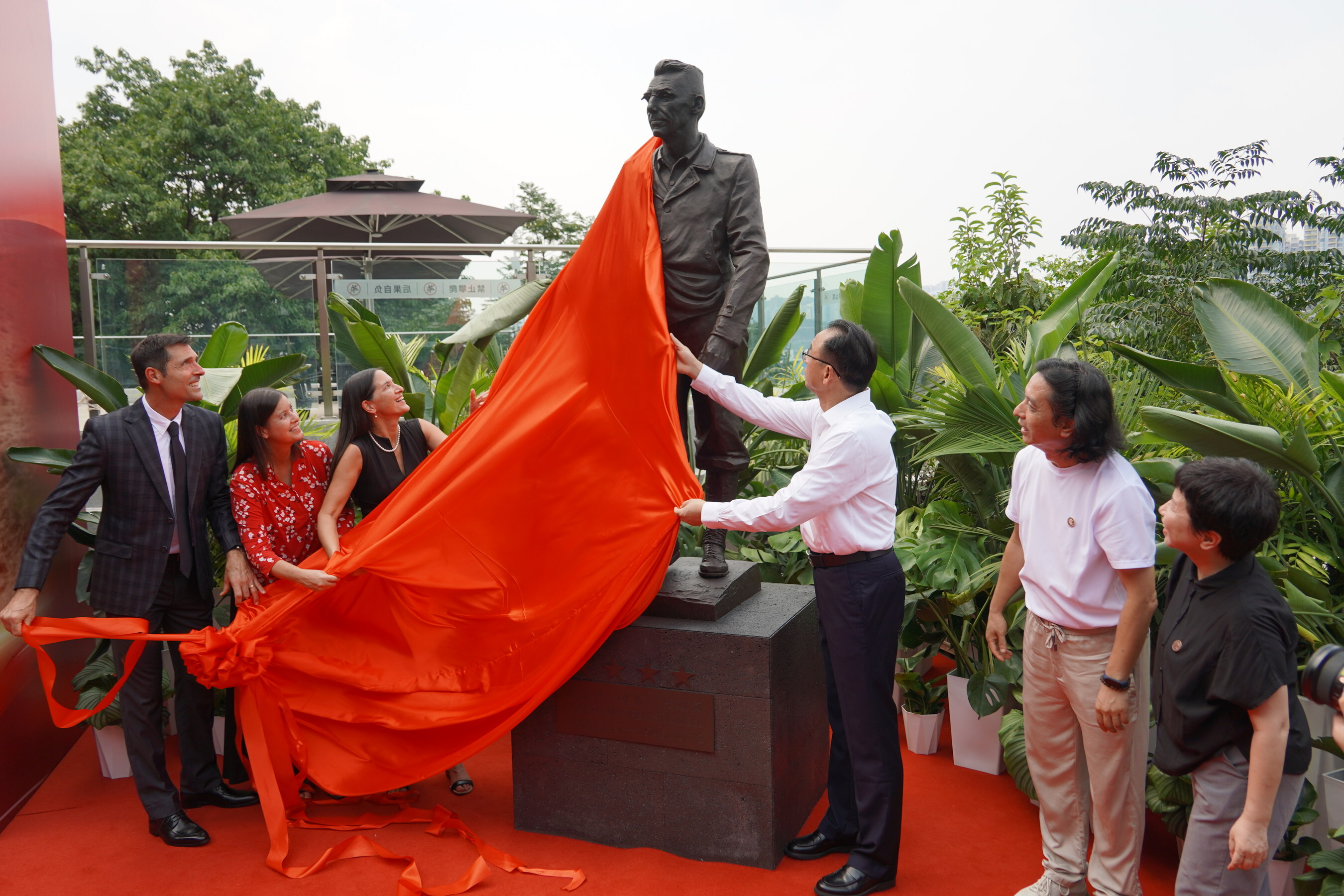 Unable to view the image, Please provide a valid URL.