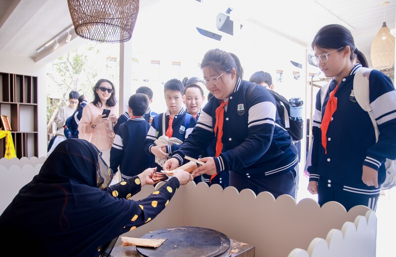 Unable to view the image, Please provide a valid URL.