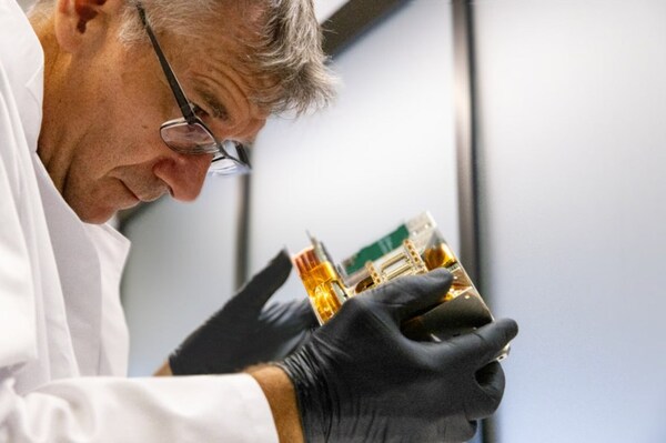 Unable to view the image, Please provide a valid URL.