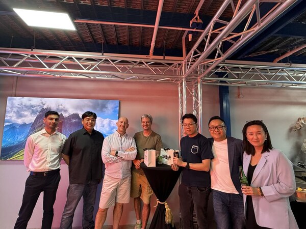 Unable to view the image, Please provide a valid URL.