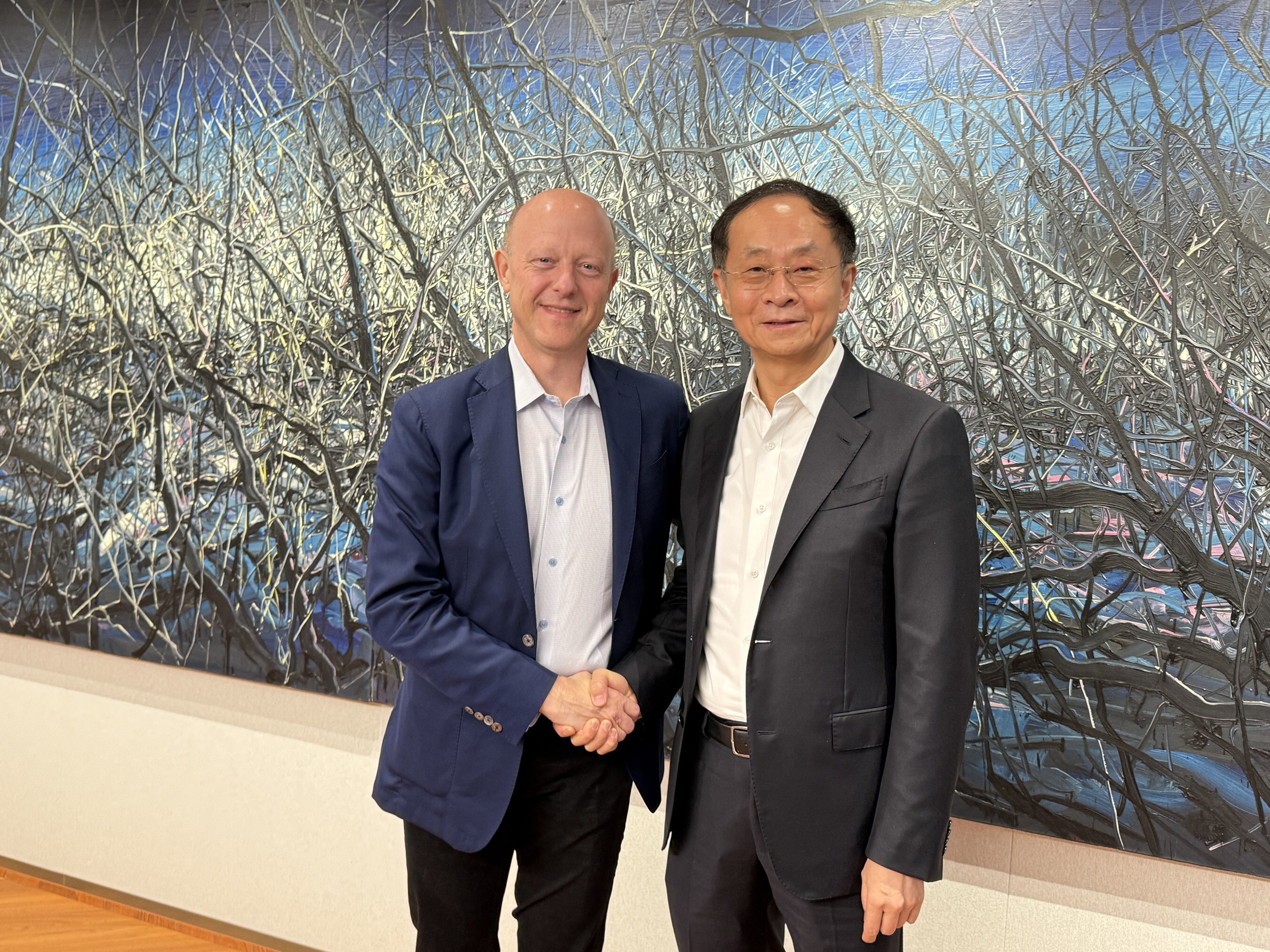 Unable to view the image, Please provide a valid URL.