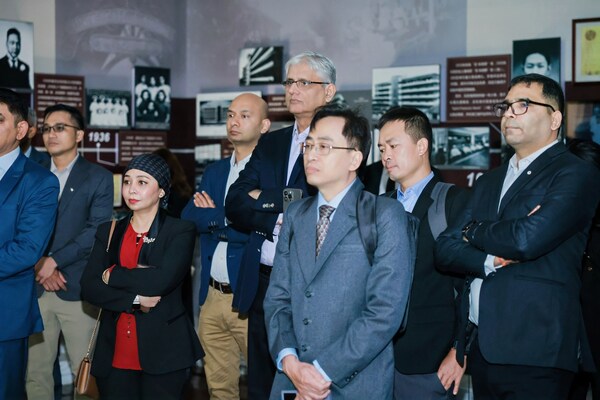 Unable to view the image, Please provide a valid URL.