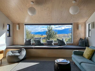 Unable to view the image, Please provide a valid URL.