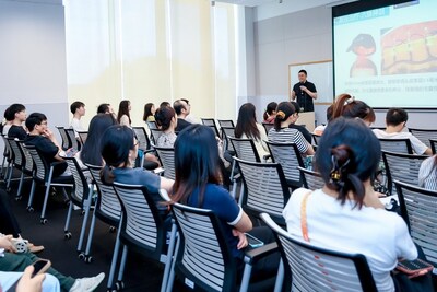 Unable to view the image, Please provide a valid URL.