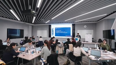 Unable to view the image, Please provide a valid URL.