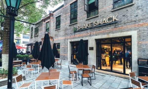 Shake Shack's outlet awaits customers in the Xintiandi area of Huangpu district. CHINA DAILY
